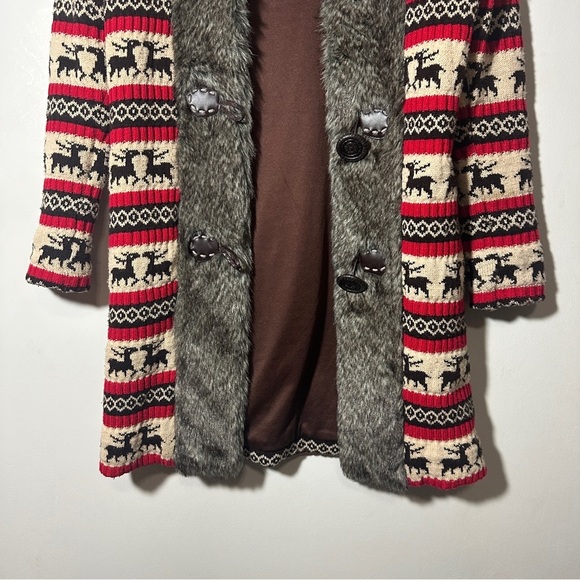 Yumi Red and Cream Patterned Cardigan with Faux Fur Trim and Faux Leather Button - Picture 4 of 13